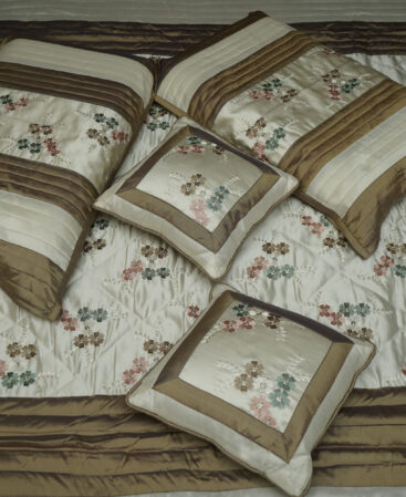 Luxurious Quilted Bedcover (CTJAI12)