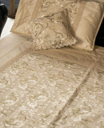 Luxurious Creamy Brown Quilted Bedcover (CTJAI13)