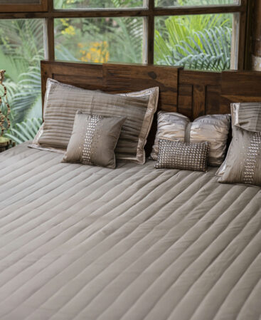 Luxurious Creamy Brown Quilted Bed cover (HTCAL190)