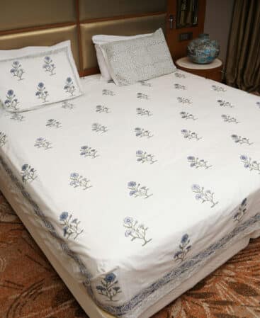 Luxurious King Size Bedsheet (PEJAI37)